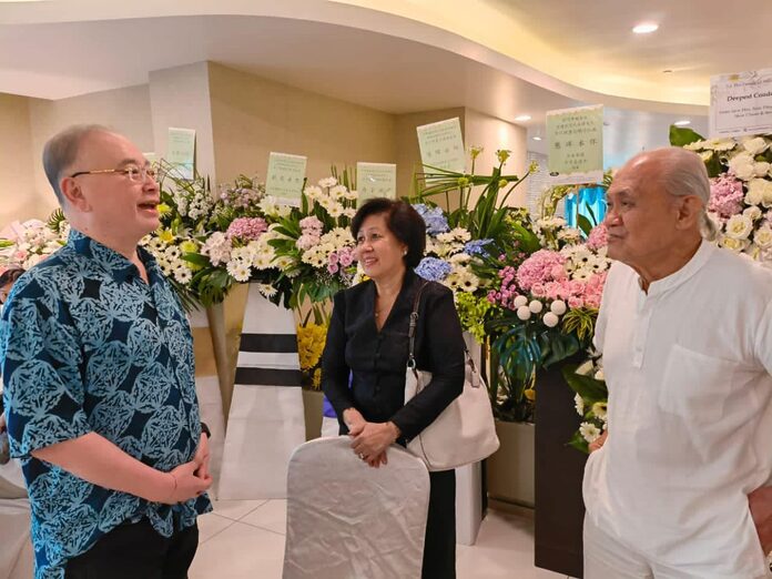 Dr Wee pays last respects to former MCA Youth chief's wife