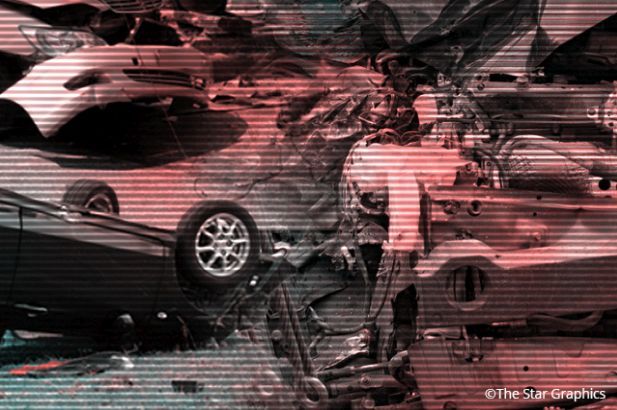 Man killed after car rams into tree while fleeing accident scene in Puchong