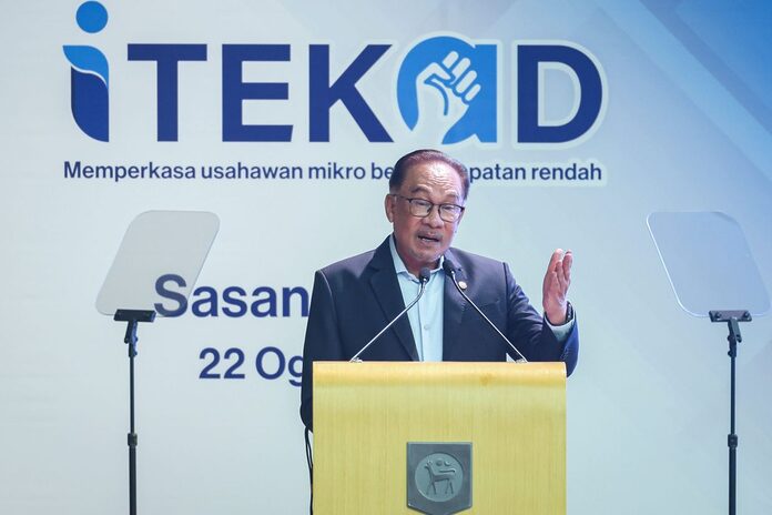 Govt has never neglected M40 group, says Anwar