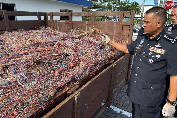 JB cops arrest 18 for stealing cables worth RM800,000