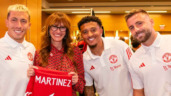 Julia Roberts reunites with Man Utd stars at game v Arsenal in New Jersey 2023