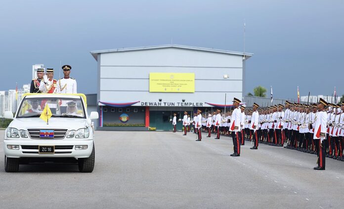 King officiates commissioning of MAF cadet officers