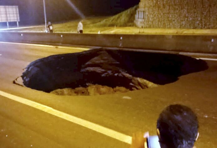 KL-Karak Highway sinkhole caused by ECRL tunnel construction, says Nanta