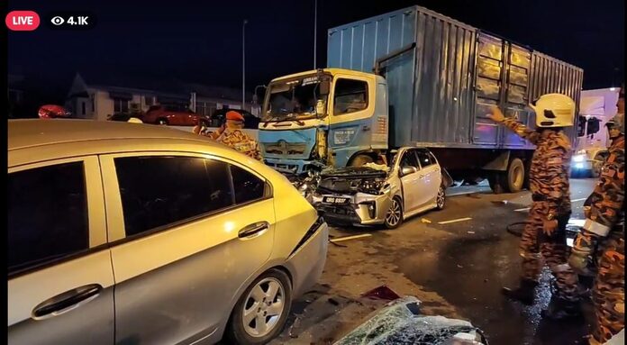 Pile-up: 26-year-old woman killed in multiple-vehicle collision at Jalan Lintas in KK