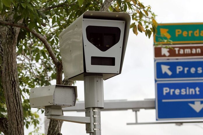 Police issue 8,718 summonses nationwide in day one of speed cam operation