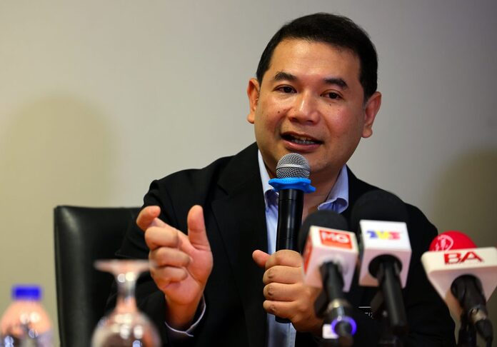 Progressive salary policy to be presented to NEAC on Aug 7, says Rafizi