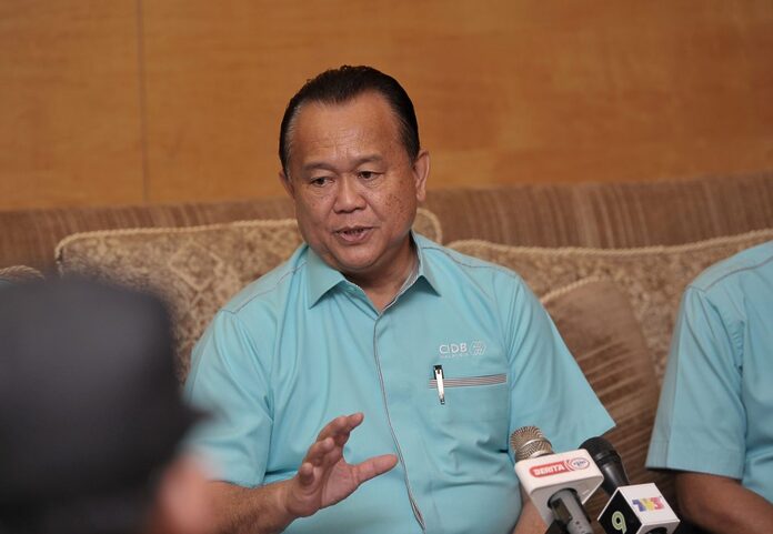 Report road issues via MYJalan app, says Nanta