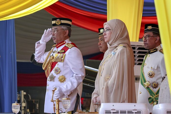 King, Queen meet with widows, relatives of fallen heroes of Lahad Datu incursion