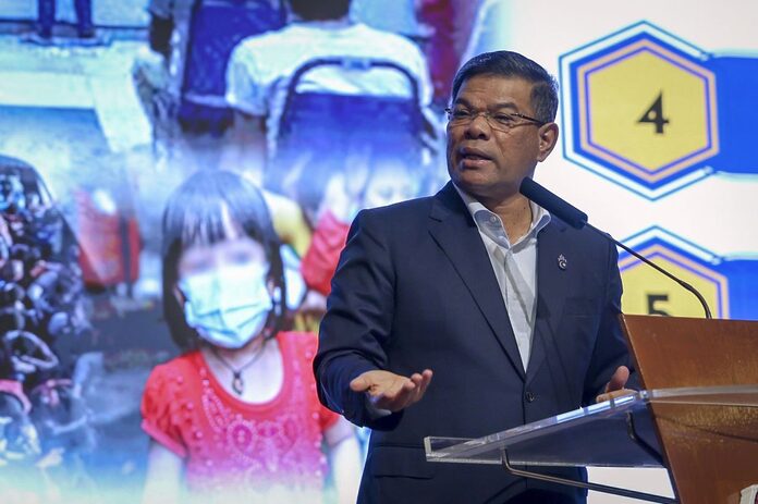 Saifuddin refutes allegations of foreigners getting citizenship