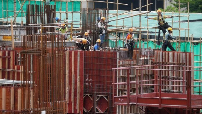 Smart helmets, wristbands for construction workers among Hong Kong Housing Society’s new tracking system aimed at improving safety