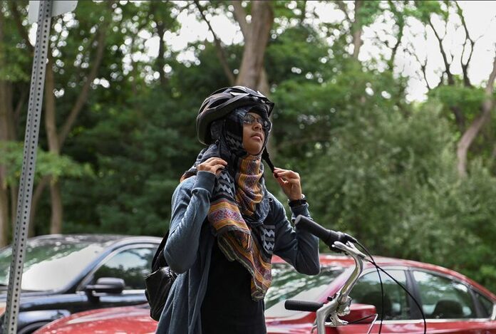 Toronto program encourages hijab-wearing women to get on two wheels