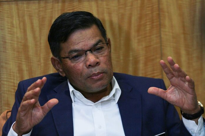 Two books taken by Home Ministry were for research purposes, says Saifuddin