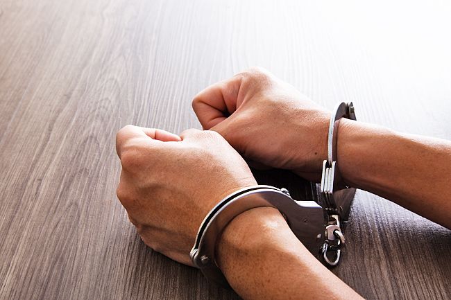 Two men nabbed for breaking into house at Ampang