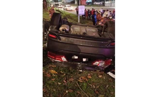 Two teens killed after car rams into tree in JB