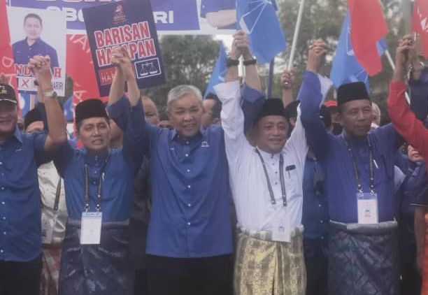 State polls: Zahid turns up to support candidates at Pasir Mas nomination centre