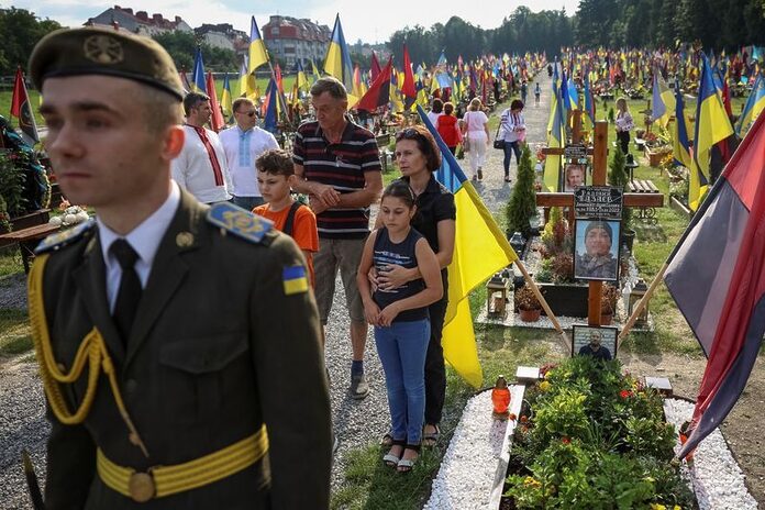 Zelenskiy rallies Ukrainians on Independence Day, 18 months after invasion