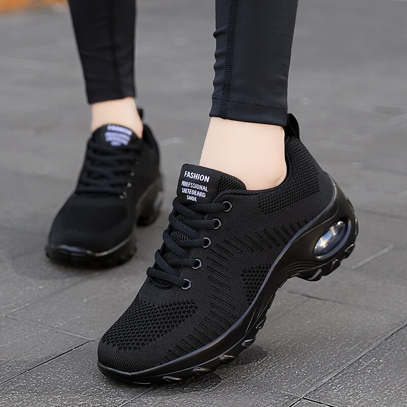 All-Black Sneakers Women's 2022 Autumn New Work Shoes Lightweight Shock-Absorbing Breathable Mesh Surface Women's Shoes Soft Bottom Running Shoes