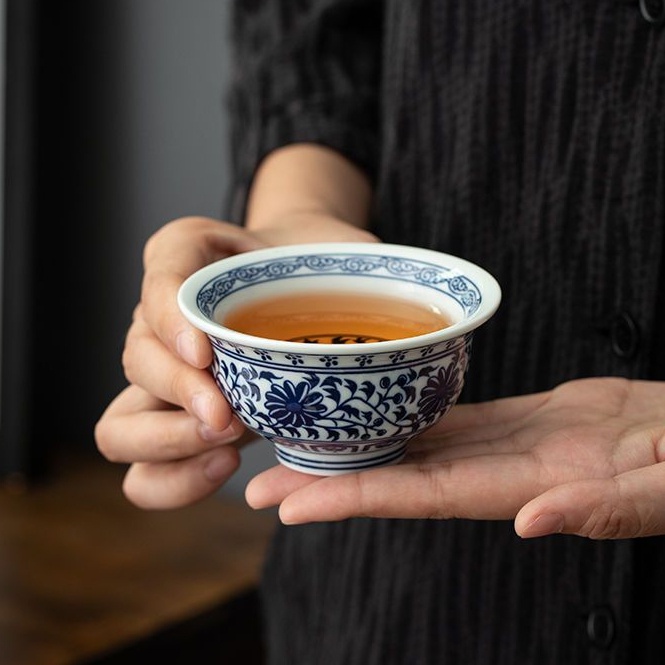 Antique Underglaze Color Teacup Blue White Porcelain Tea Cup Press Hand Cup Ceramic Handmade Teacup Master Cup Tea Bowl Kung Fu Tea Set