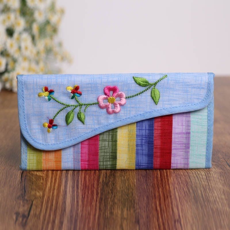 Changbai Mountain Tourism Memorial Bamboo Bag Yanbian Korean Folk Features Korean Embroidery Color S长白山旅游纪念竹节包延边朝鲜族民俗特色韩式刺绣彩条钱包多折包3.27