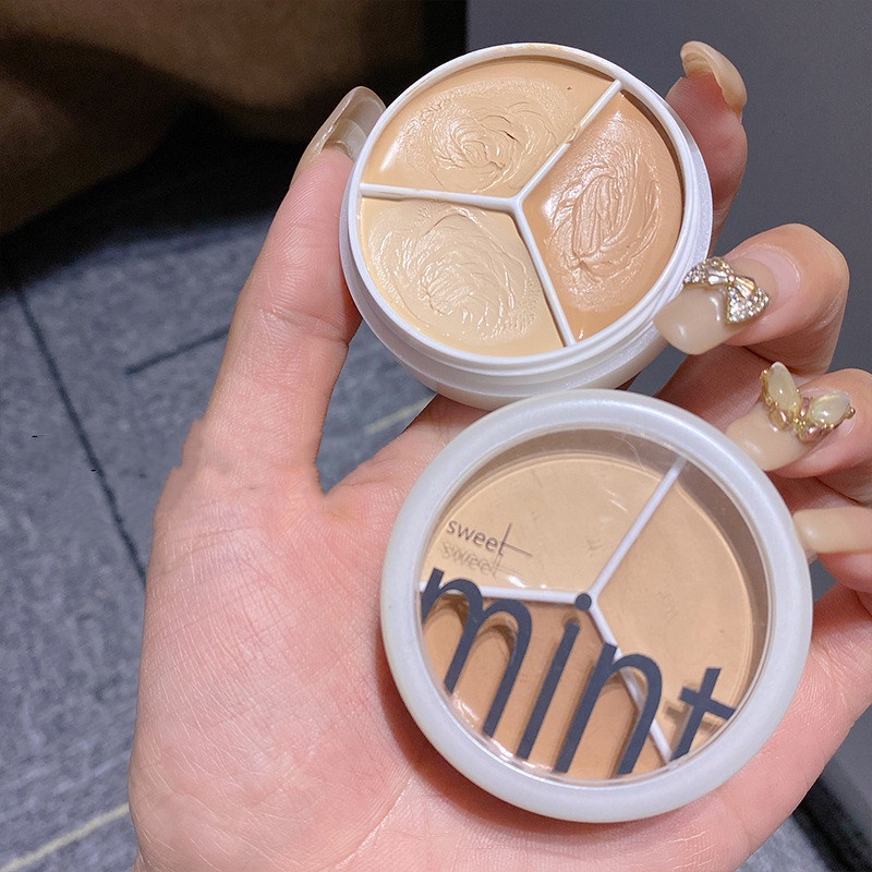 Concealer with 3 colors can cover the color palette for a long time. It is applicable to dark circle pore cream, acne mask, moisturizing facial makeup comedy