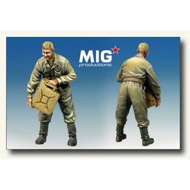 MIG productions MP35-311,1/35 WWII Russian Tanker Refulleing .