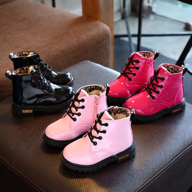 [READY STOCK] 2023 Merdeka Unisex Black Pink Rose Martin Glossy Kilat Boot Concert Event Side Zipper (size 21-36)