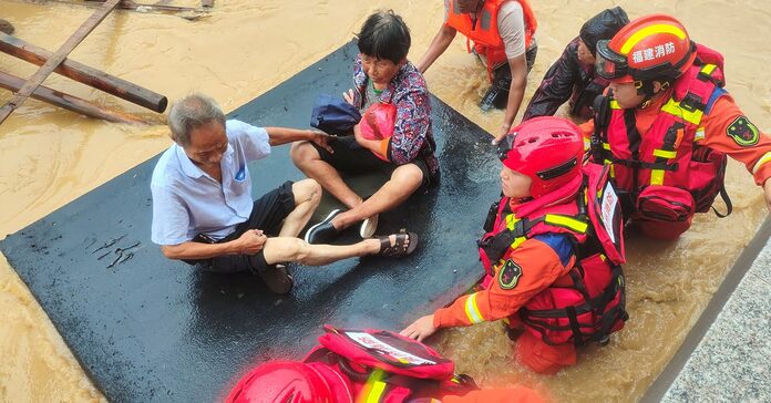 Rain hits northern China as Typhoon Doksuri rolls inland