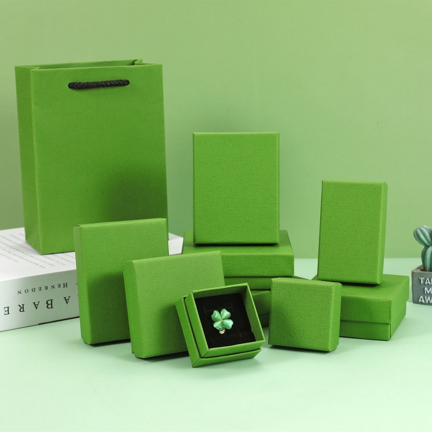 Royal Pattern Green White Gift Box with Sponge Jewelry Storage Case Paper Boxes for Earring Necklace Bracelet Rings 【Bag is individually for sale】